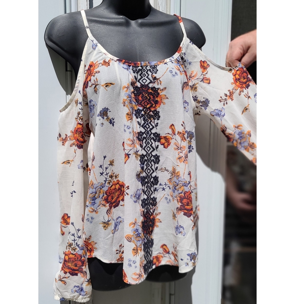 REWIND Floral Cold Shoulder Top with Em
